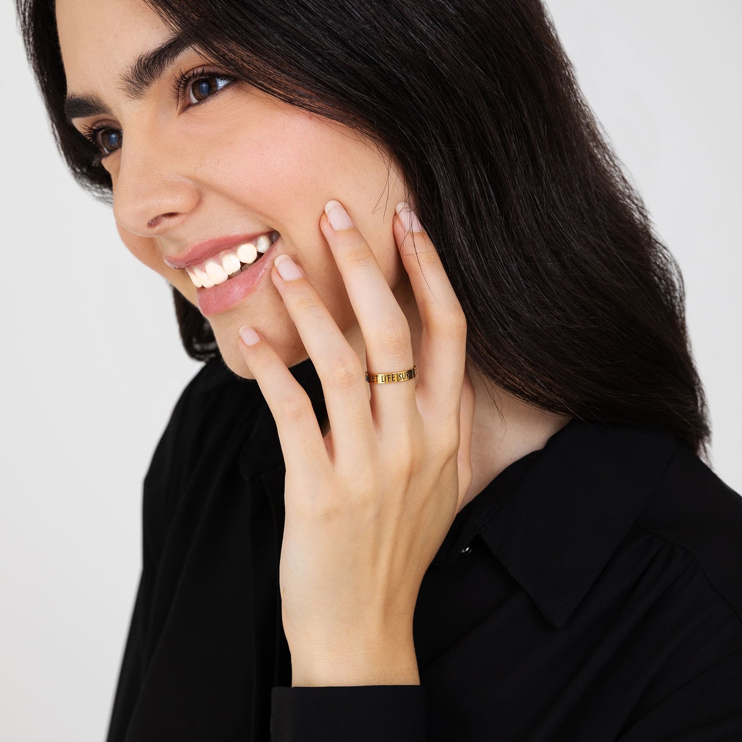 BAGUE EN ACIER DORÉ POUR DAMES LAISSEZ LA VIE VOUS SURPRENDRE