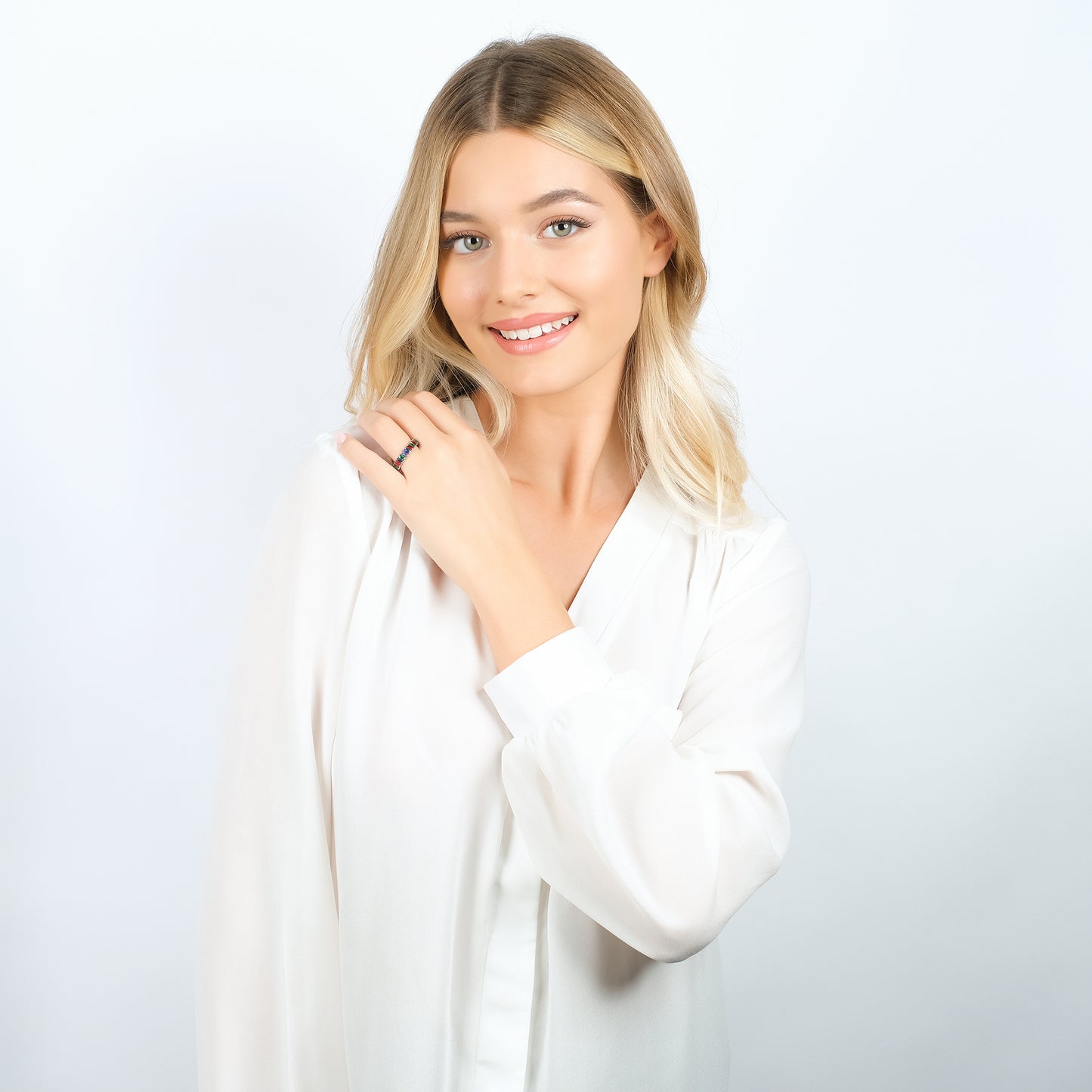 BAGUE RÉGLABLE EN ACIER POUR FEMMES AVEC CRISTAUX MULTICOLORES