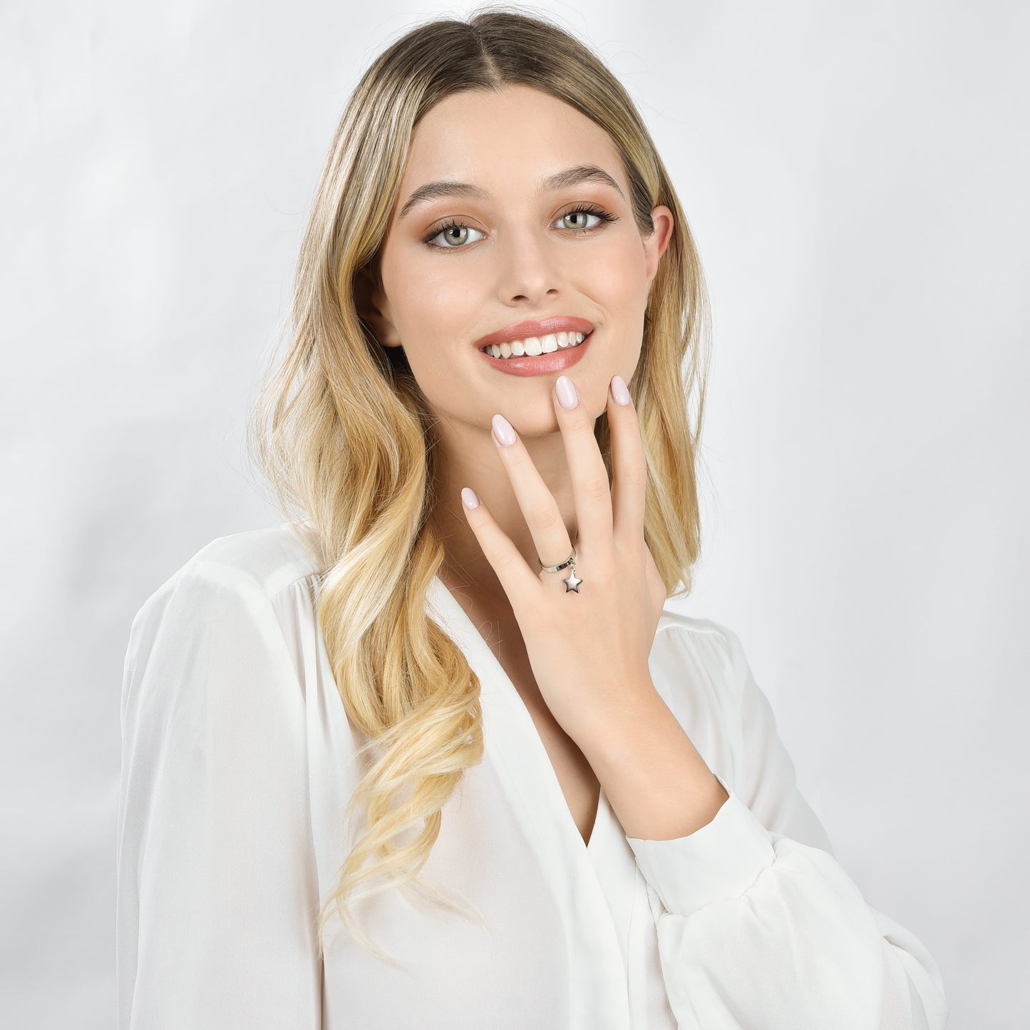 BAGUE EN ACIER POUR FEMMES AVEC ÉTOILE