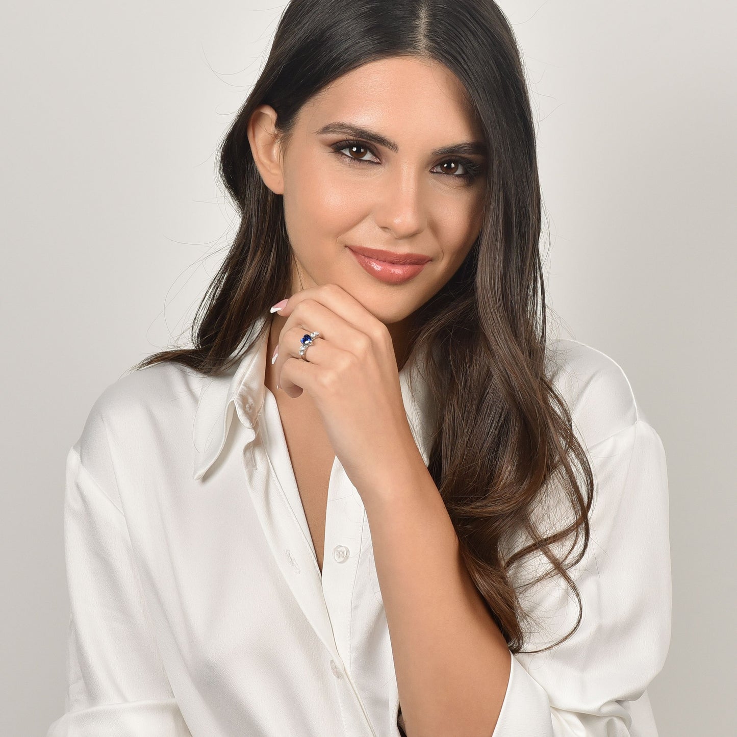 BAGUE FEMME EN ACIER AVEC CRISTAUX BLANCS ET COEUR EN CRISTAL BLEU