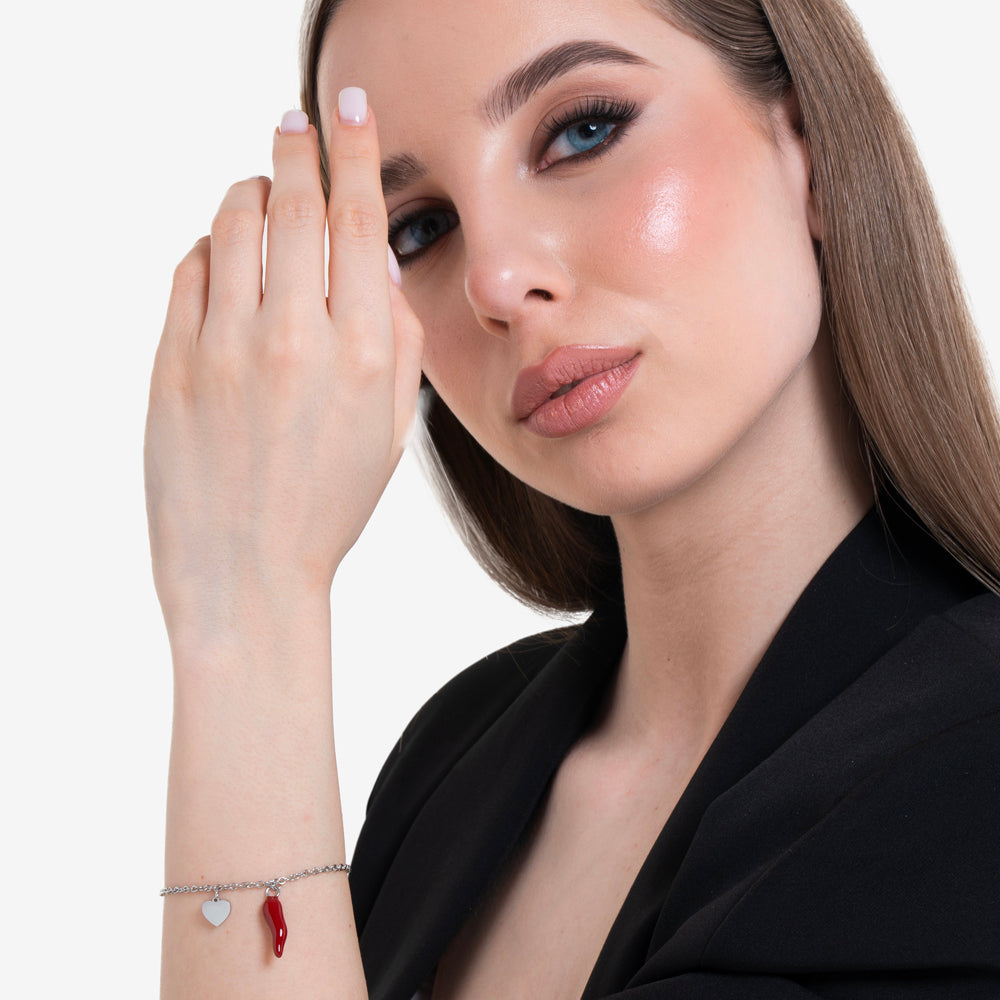 BRACELET FEMME EN ACIER AVEC CŒUR ET CORNE ROUGE