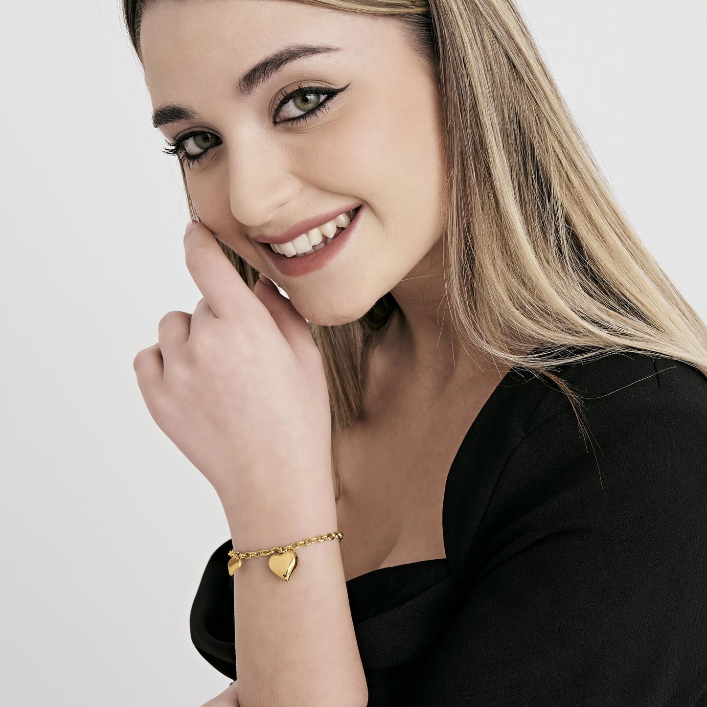 BRACELET FEMME IP EN ACIER DORÉ AVEC CŒURS