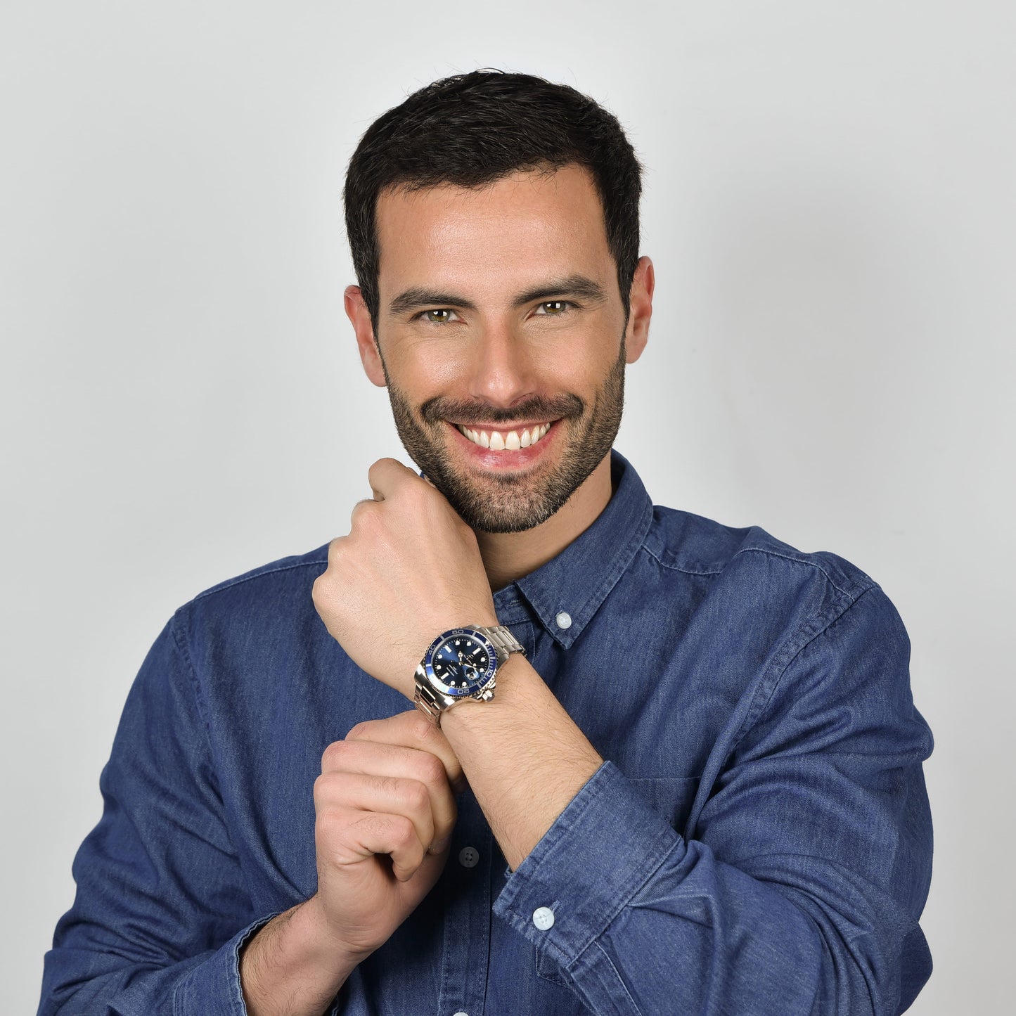 MONTRE POUR HOMMES AVEC BOÎTIER EN ACIER LUNETTE BLEUE