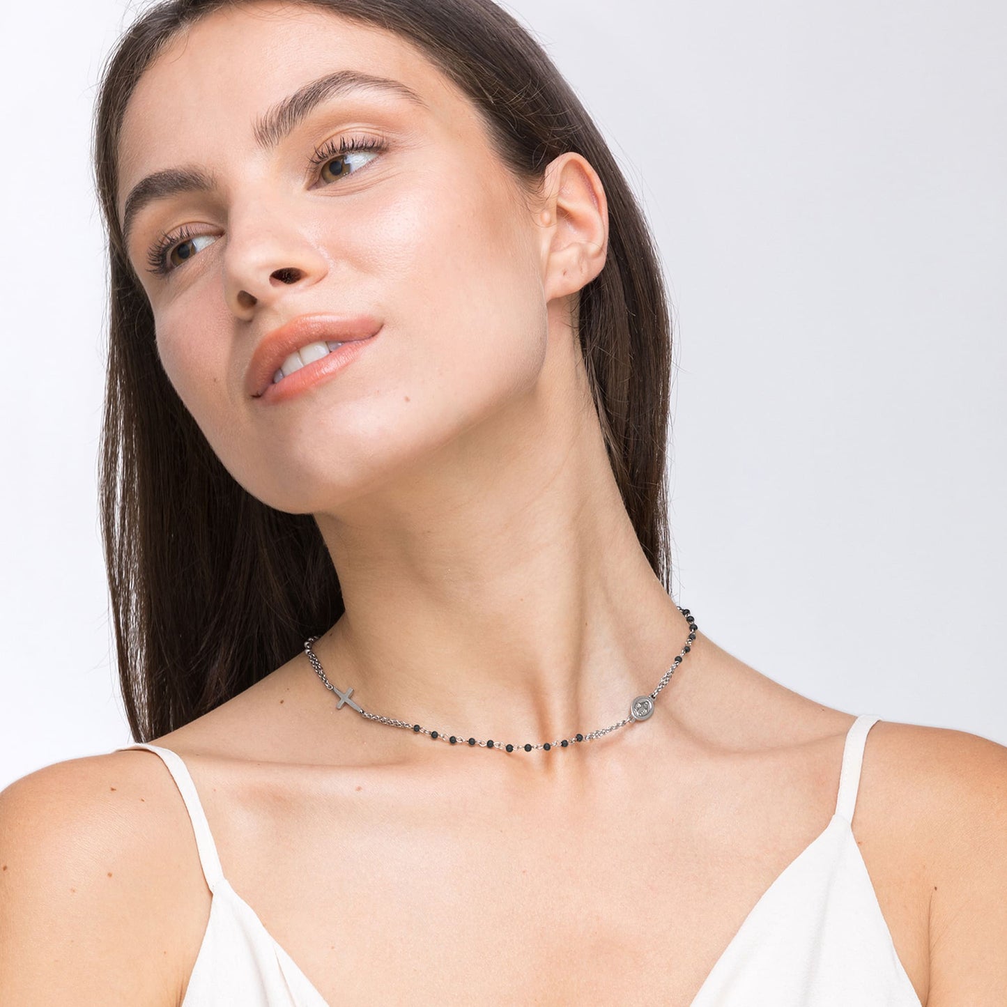 COLLIER DE CHAPELET EN ACIER POUR FEMMES AVEC CRISTAUX NOIRS