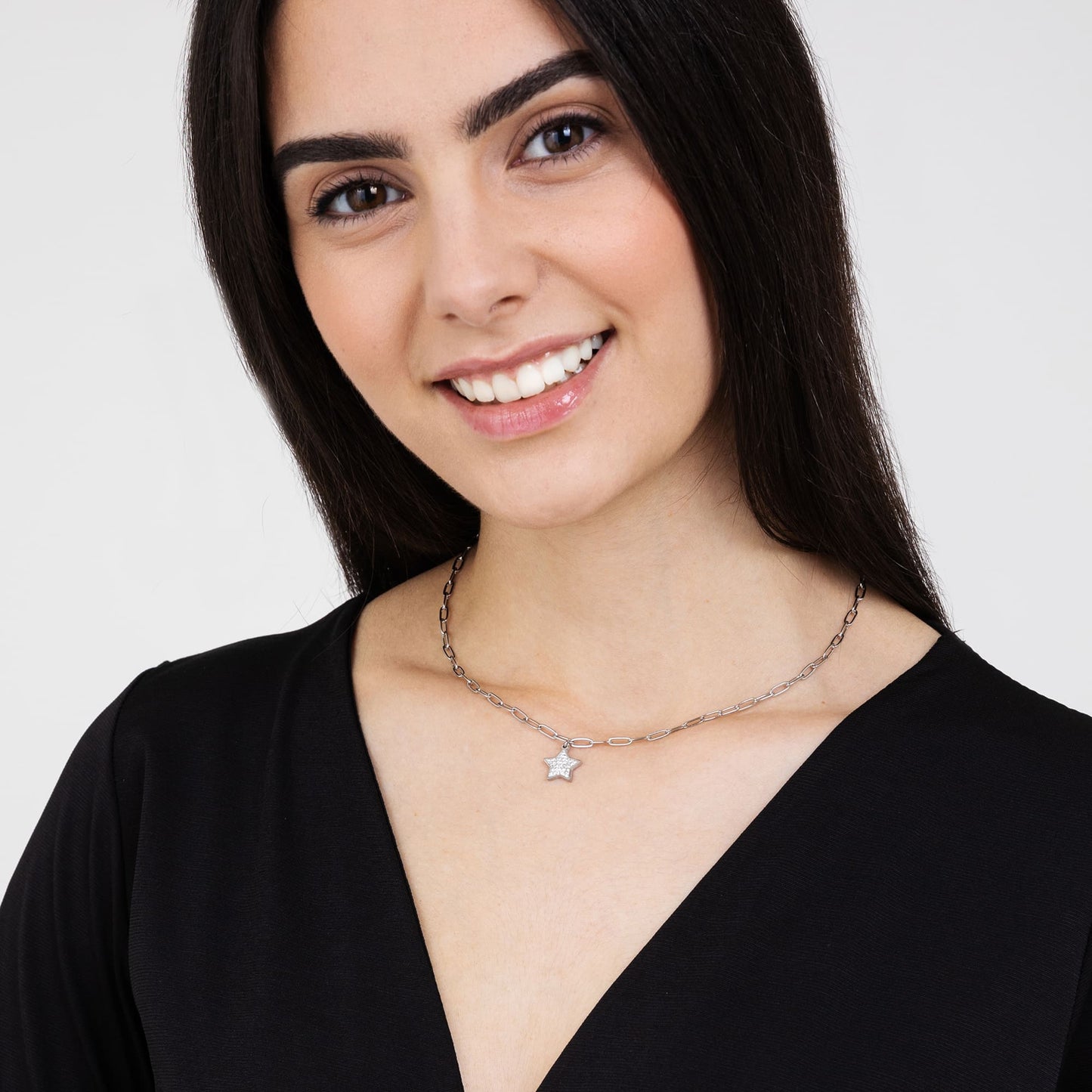 COLLIER POUR FEMME EN ACIER AVEC ÉTOILE ET CRISTAUX BLANCS ET CHAÎNE À MAILLONS