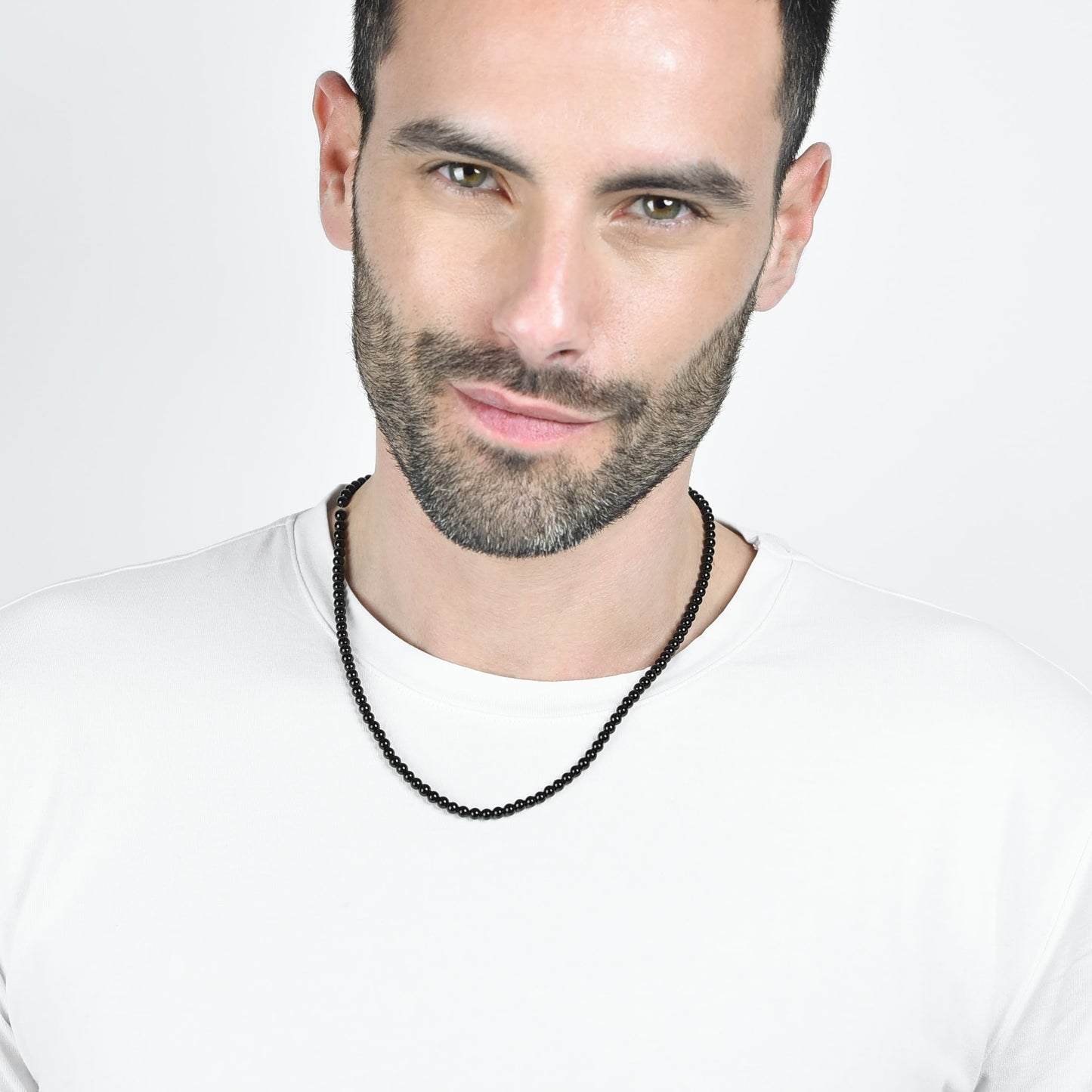 COLLIER EN ACIER POUR HOMME AVEC PERLES NOIRES