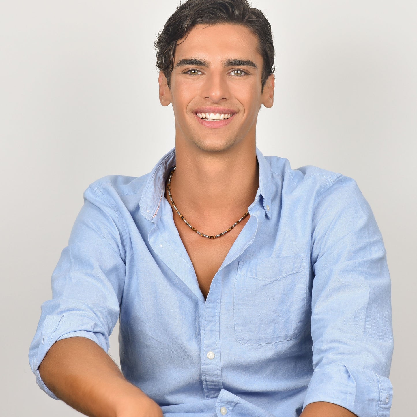 COLLIER HOMME EN ACIER AVEC PIERRES EN OEIL DE TIGRE ET ÉLÉMENTS EN ACIER