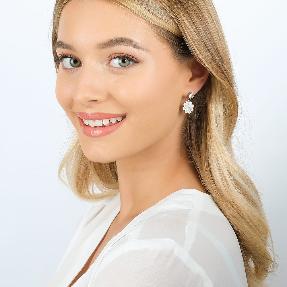 BOUCLES D'OREILLES POUR FEMMES EN ACIER AVEC TRÈFLES À QUATRE FEUILLES AVEC CRISTAUX BLANCS