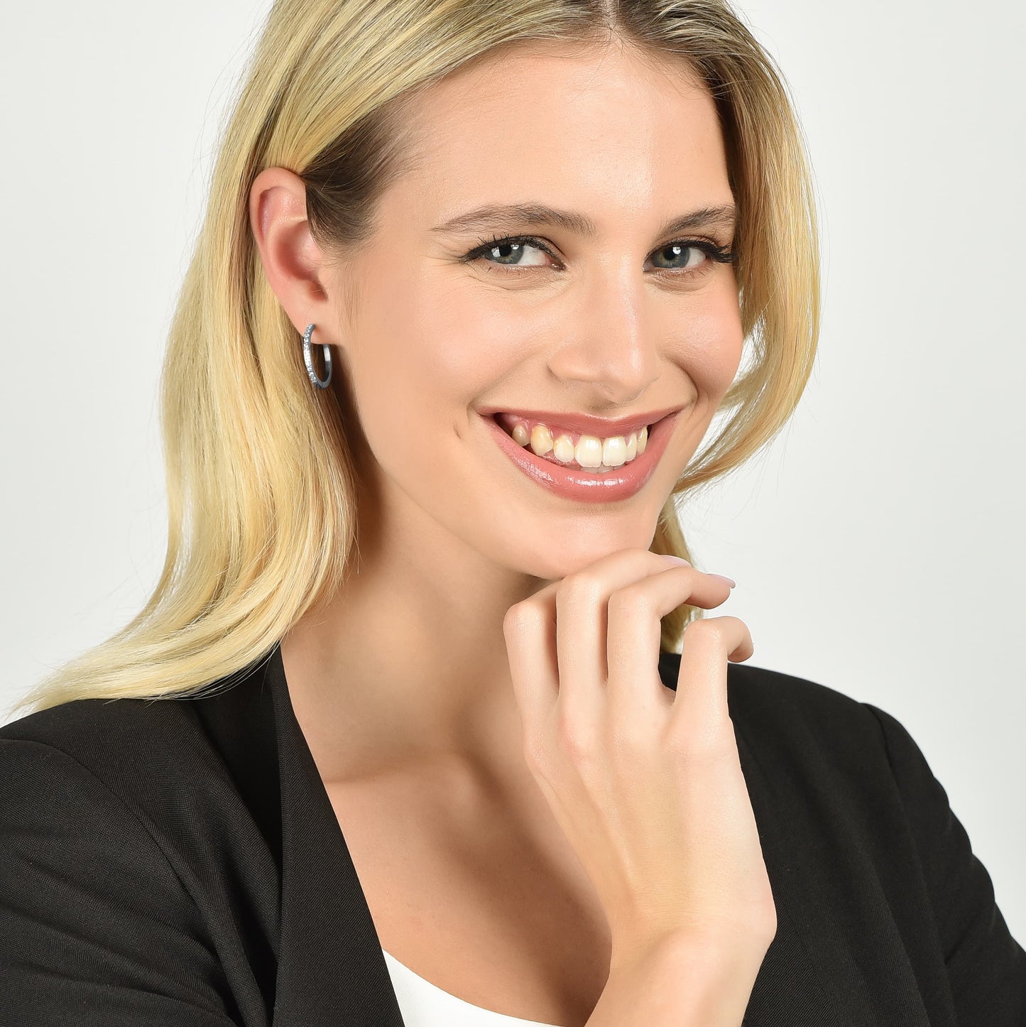 BOUCLES D'OREILLES EN ACIER POUR FEMMES AVEC CRISTAUX BLANCS