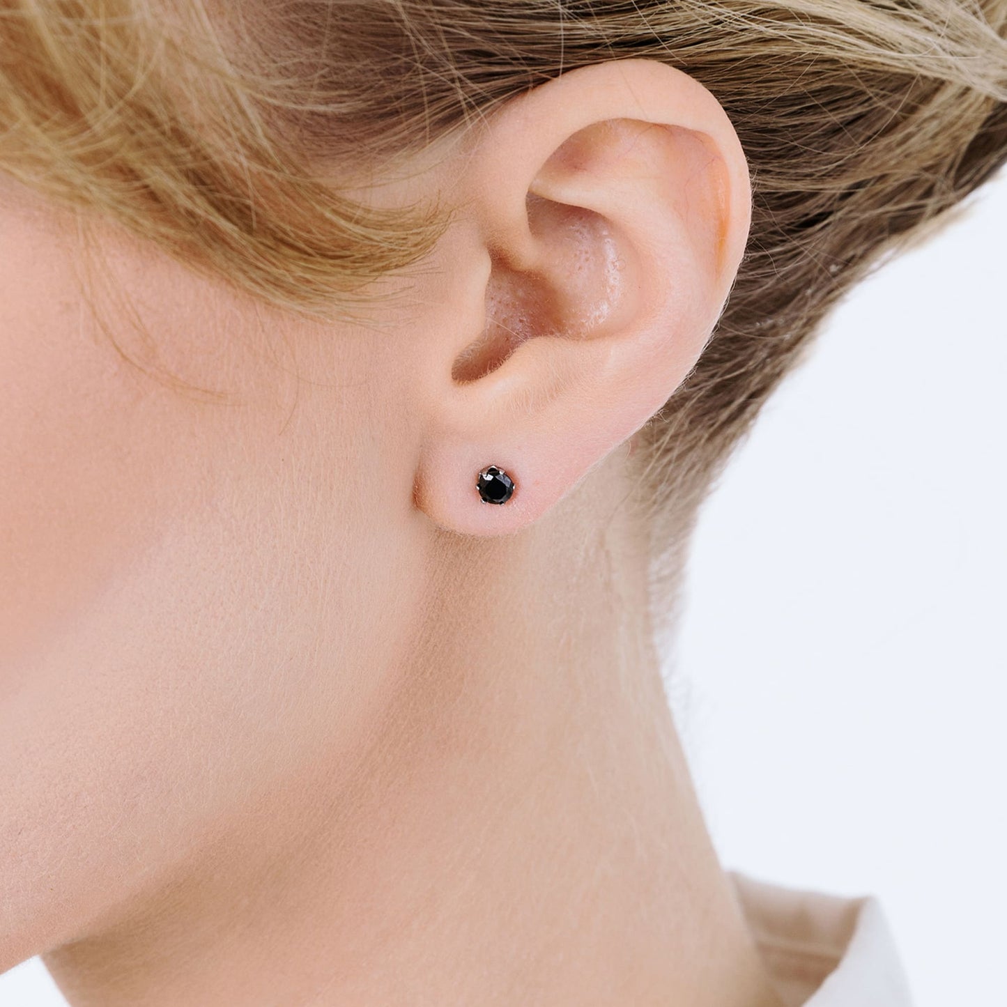 BOUCLES D'OREILLES SPOT EN ACIER AVEC CRISTAL NOIR