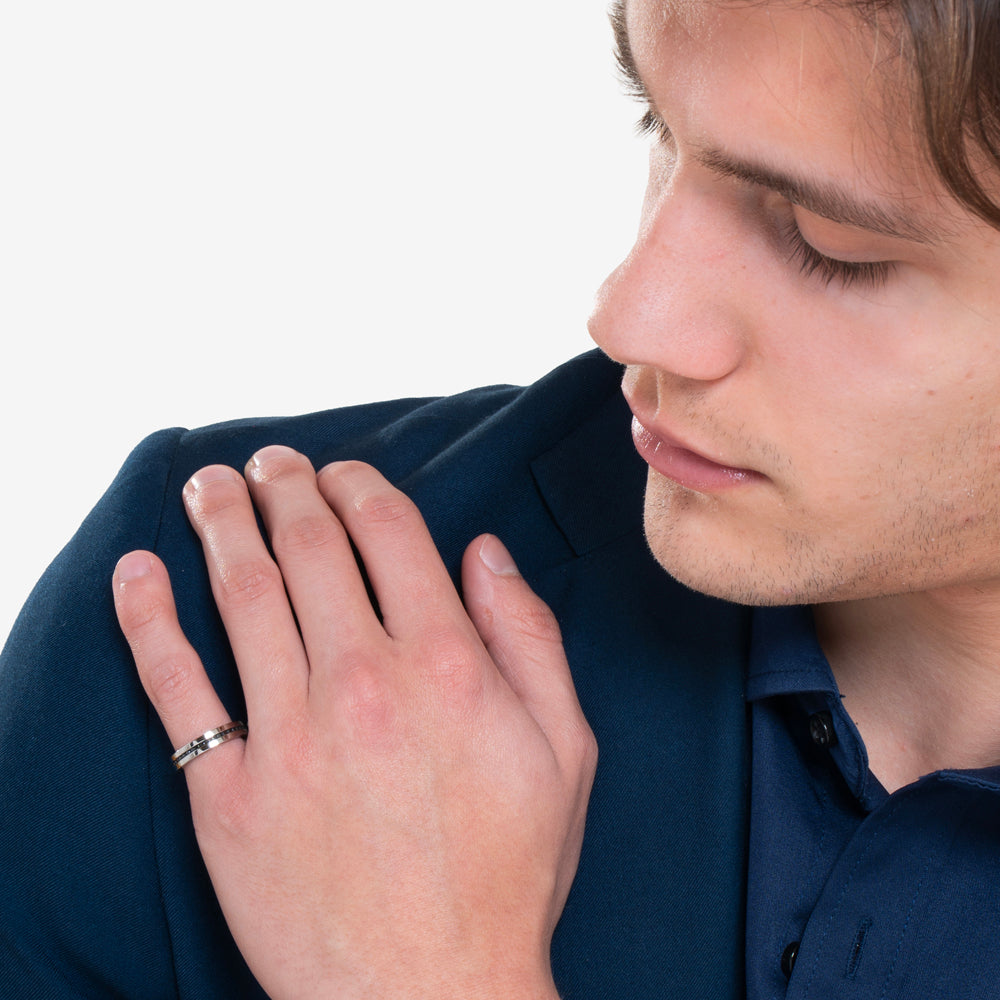 BAGUE EN ACIER POUR HOMMES ET FEMMES AVEC CRISTAUX NOIRS