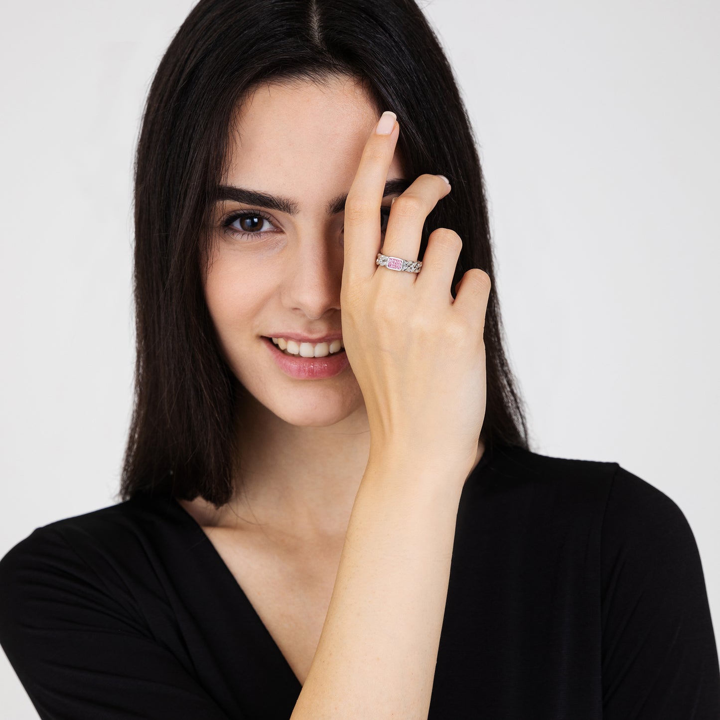 BAGUE EN ACIER POUR FEMME AVEC CRISTAUX FUCHSIA