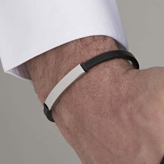 BRACCIALE UOMO IN CUOIO NERO CON PIASTRA IN ACCIAIO