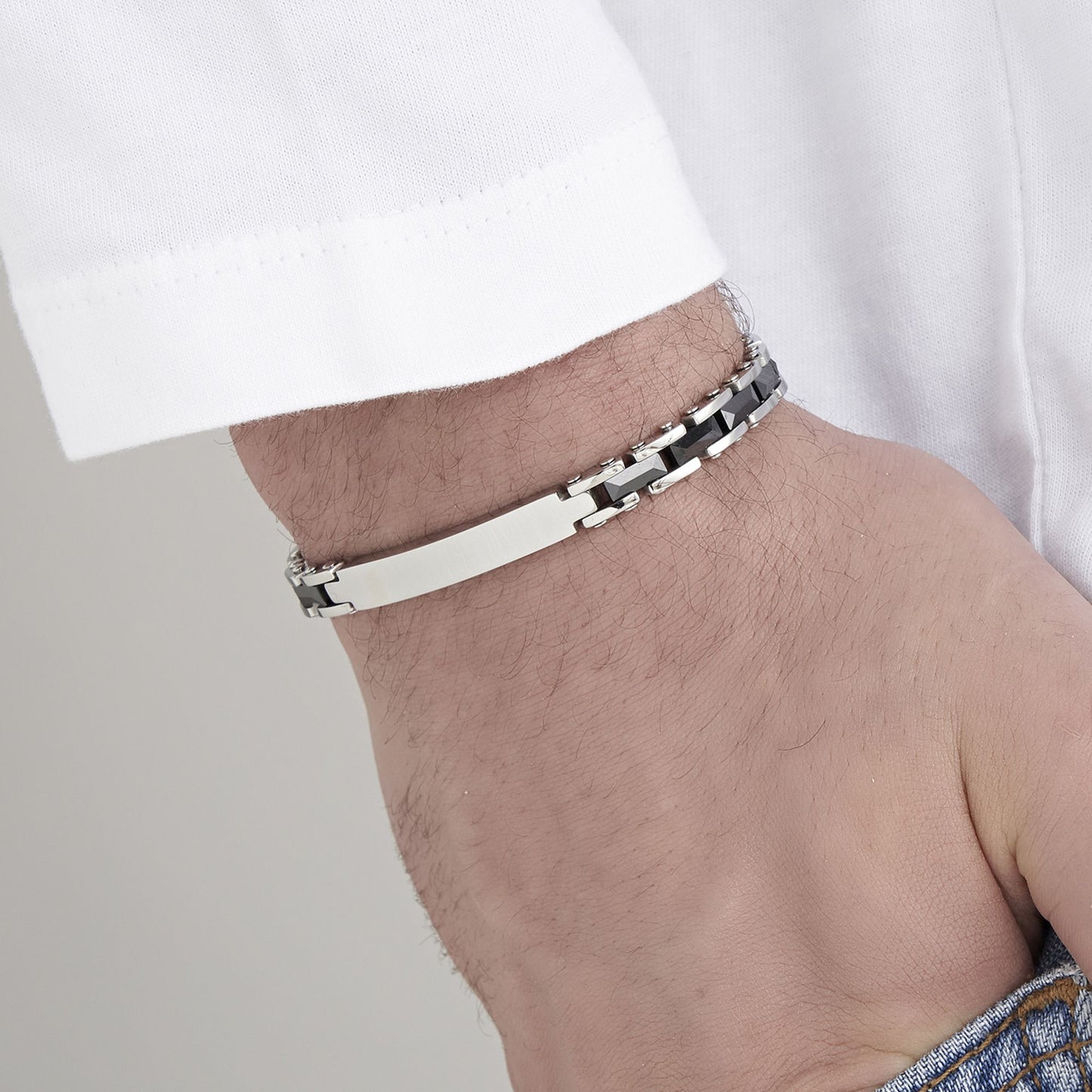 BRACELET POUR HOMME EN ACIER AVEC ÉLÉMENTS CERAMIQUES NOIRS ET TISSAGE NOIR Luca Barra