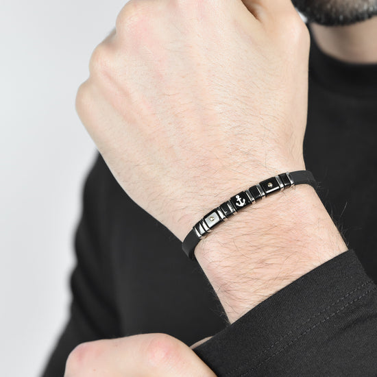 BRACELET HOMME EN SILICONE NOIR AVEC ÉLÉMENTS EN ACIER, IP NOIR ET OR AVEC ANCRE Luca Barra