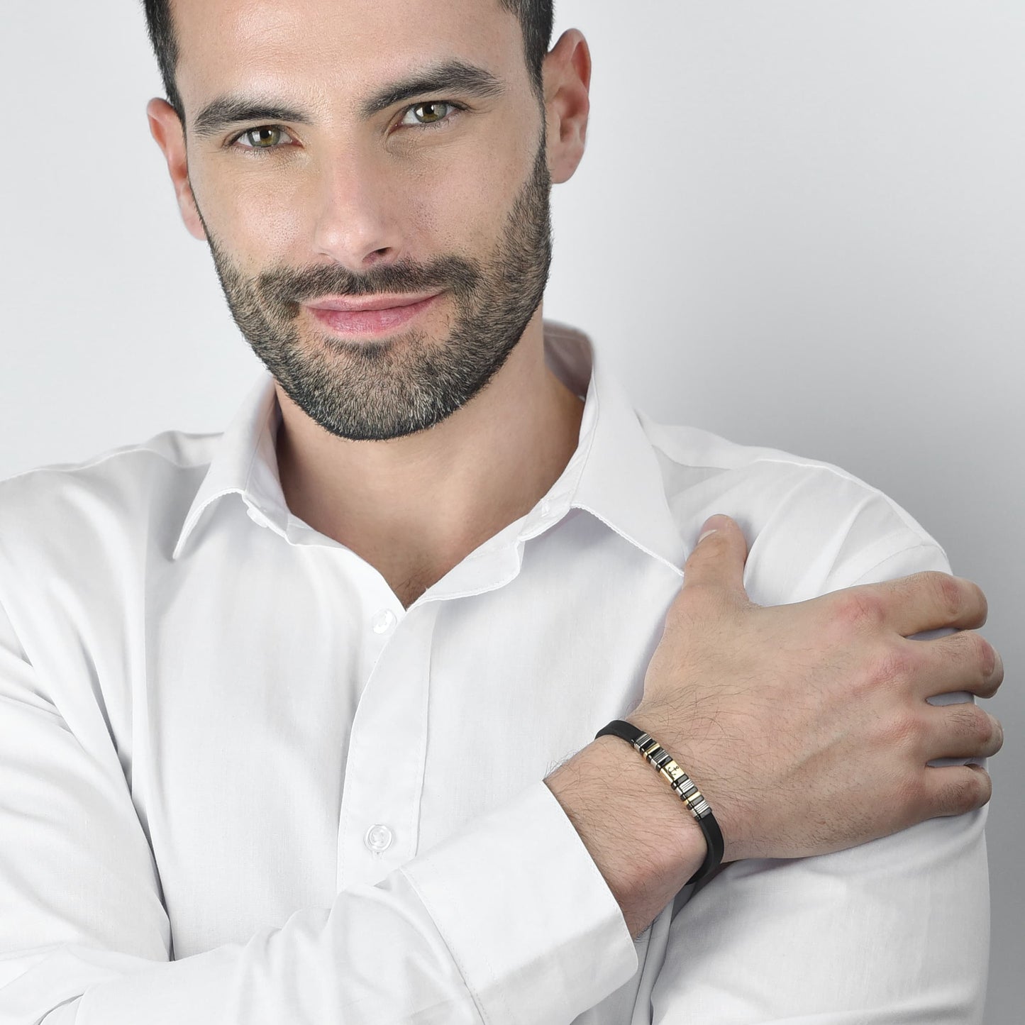 BRACELET SILICONE NOIR POUR HOMME AVEC ÉLÉMENTS EN ACIER NOIR ET OR IP AVEC ANCRE