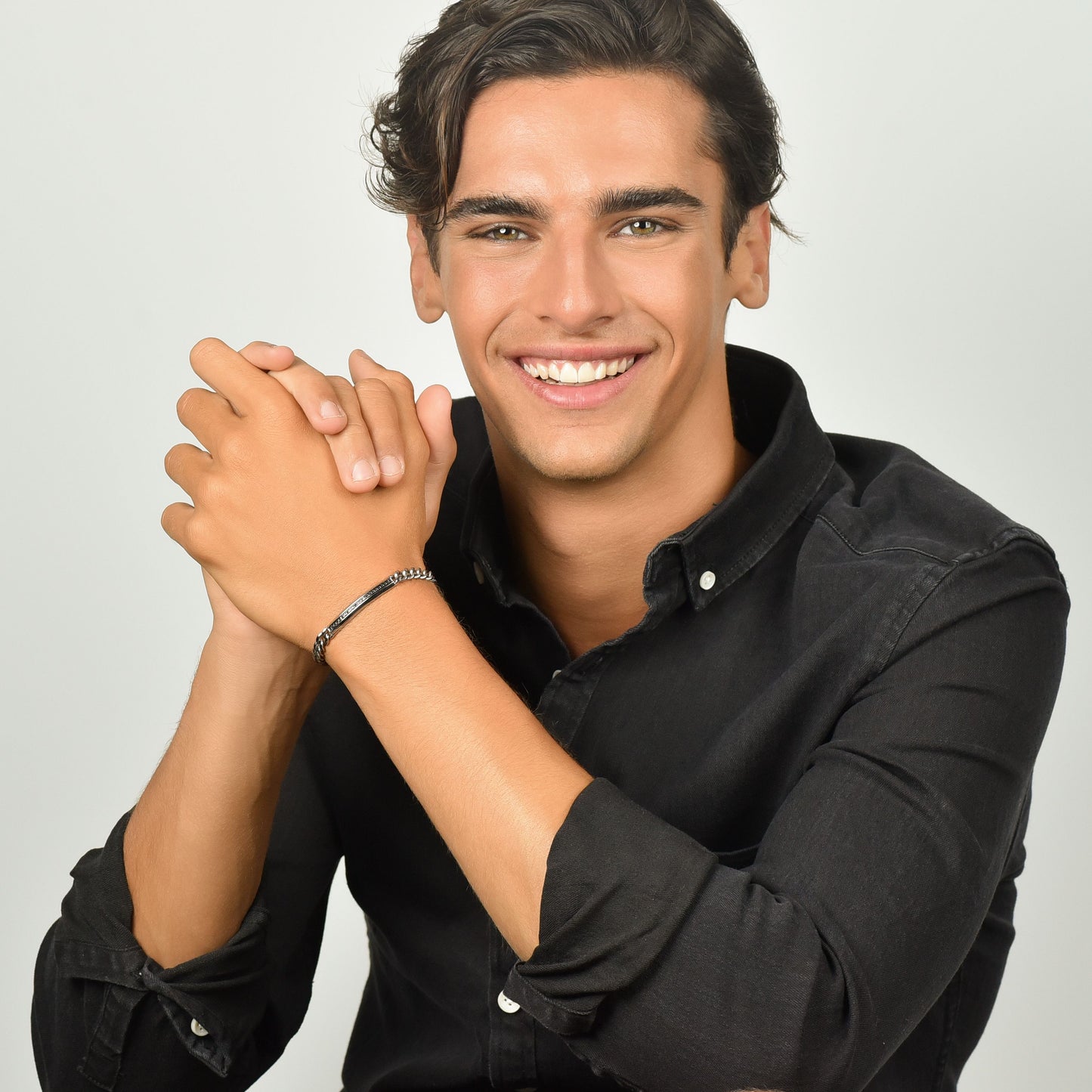 BRACELET HOMME EN ACIER AVEC ÉLÉMENT EN CRISTAL NOIR