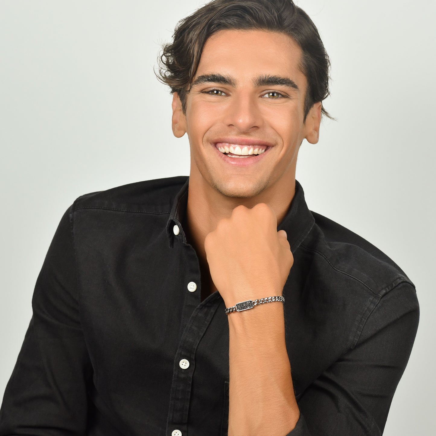 BRACELET HOMME EN ACIER AVEC ÉLÉMENT EN CRISTAL NOIR