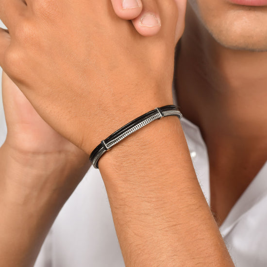 BRACCIALE UOMO IN CUOIO NERO CON ELEMENTI IN ACCIAIO Luca Barra