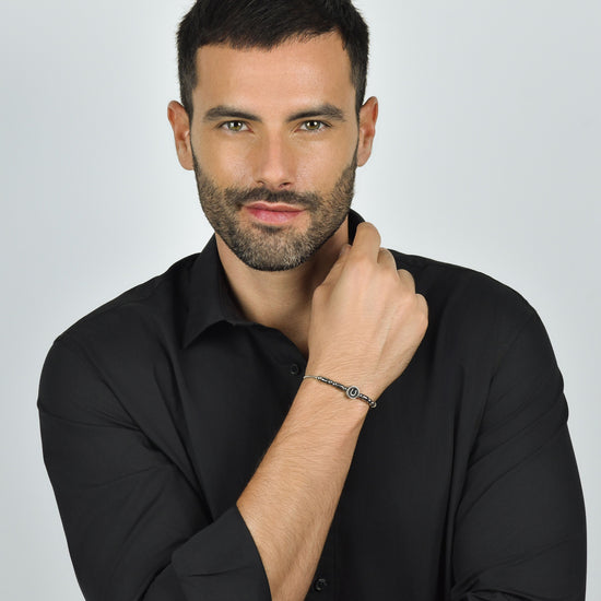 BRACELET HOMME EN ACIER AVEC FER À CHEVAL ARGENTÉ ET ÉMAIL NOIR