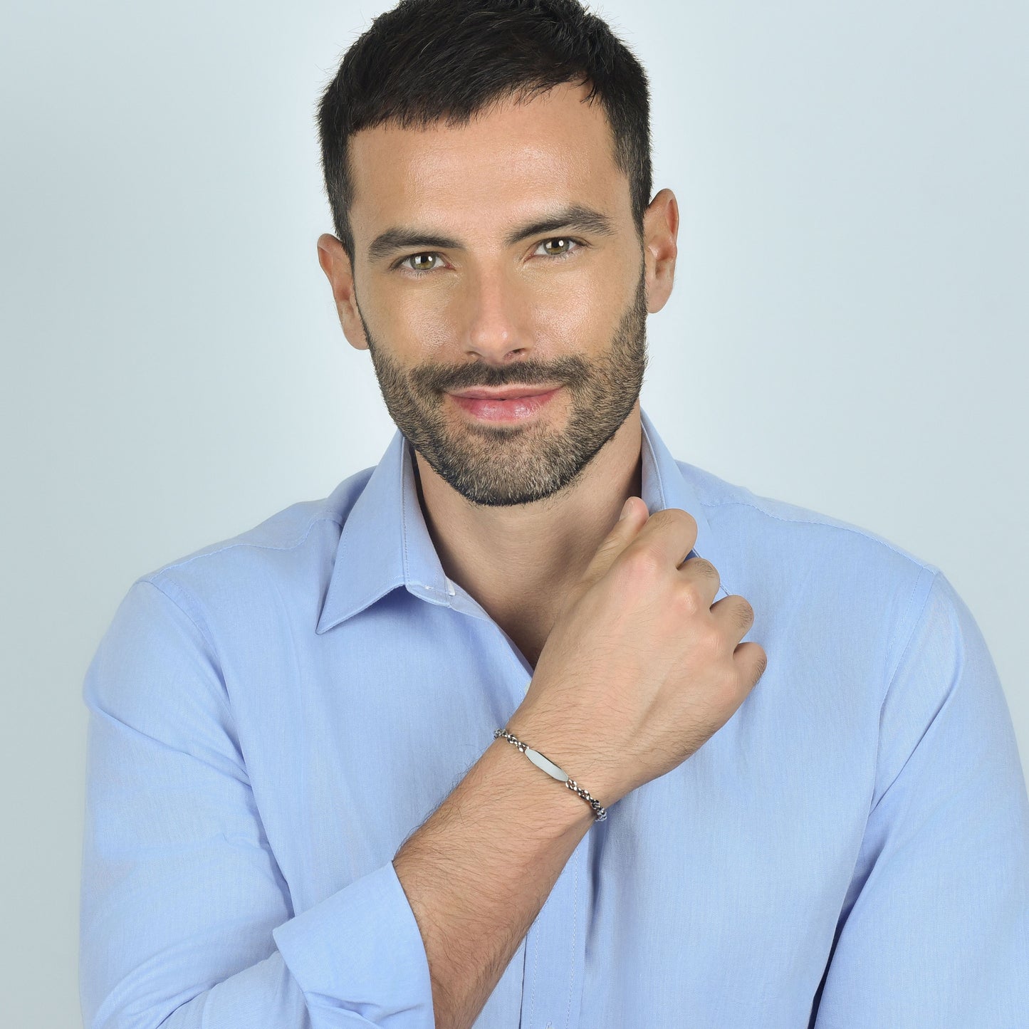 BRACELET HOMME EN ACIER AVEC ÉLÉMENT