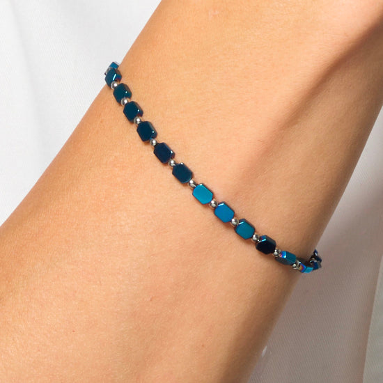 BRACELET HOMME EN ACIER AVEC HÉMATITE BLEUE