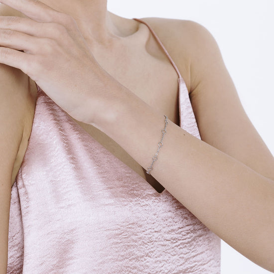 BRACELET FEMME EN ACIER AVEC CERCLES