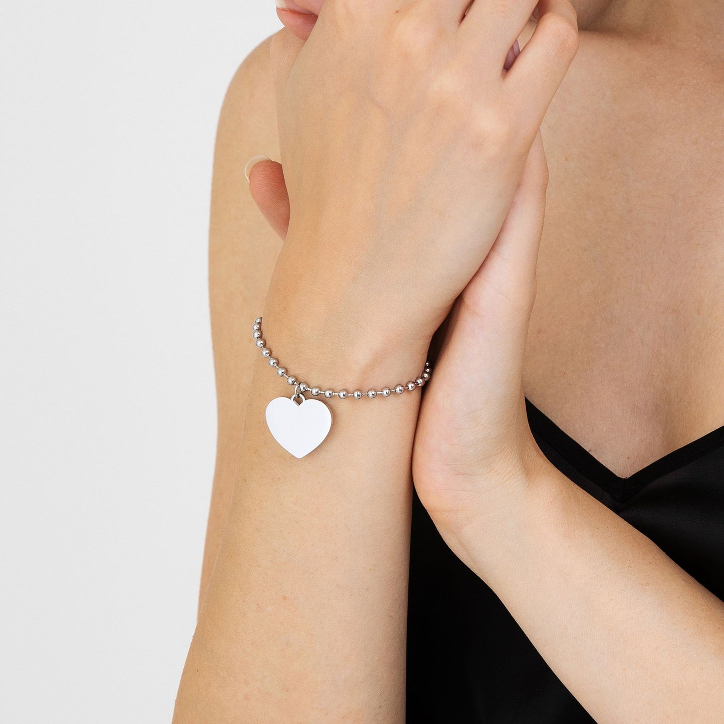 BRACELET PERSONNALISÉ EN ACIER POUR FEMMES AVEC CŒURS