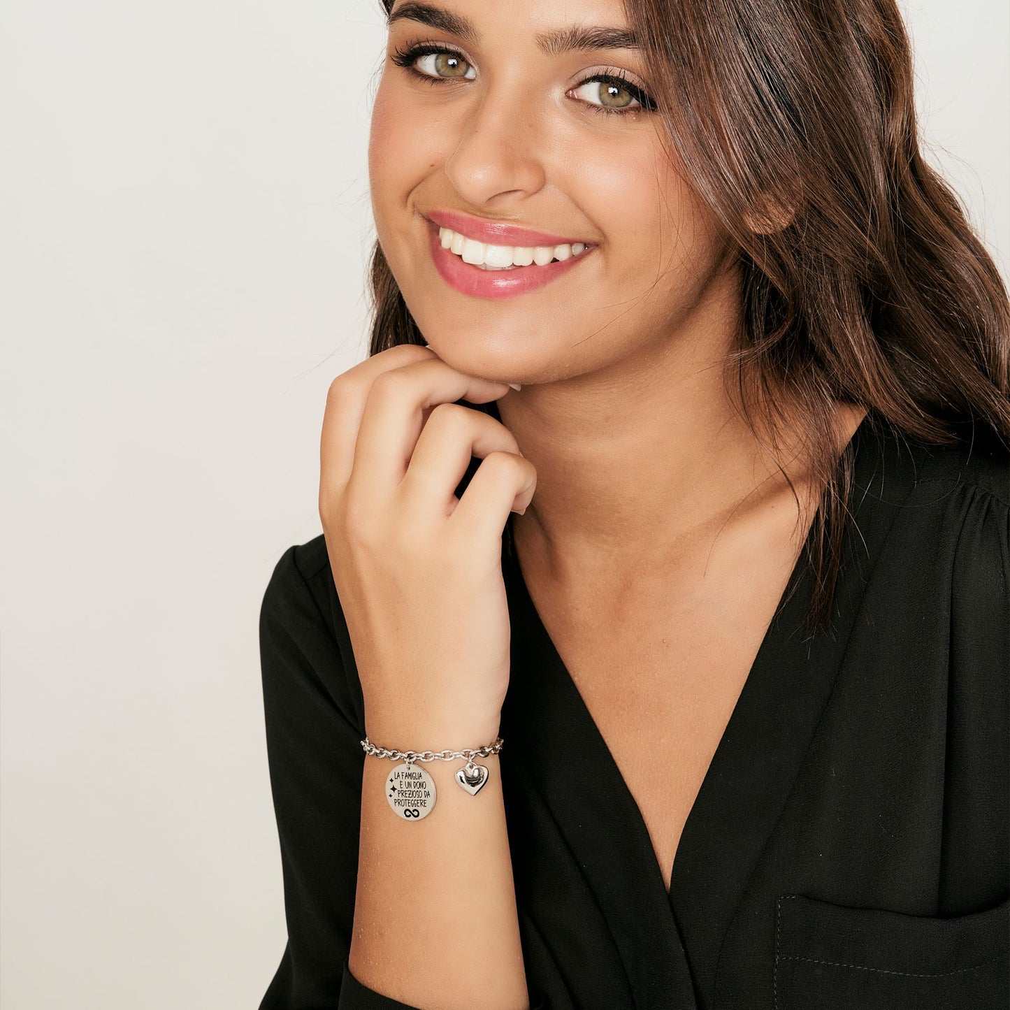 BRACELET EN ACIER POUR FEMMES LA FAMILLE EST UN CADEAU PRÉCIEUX À PROTÉGER