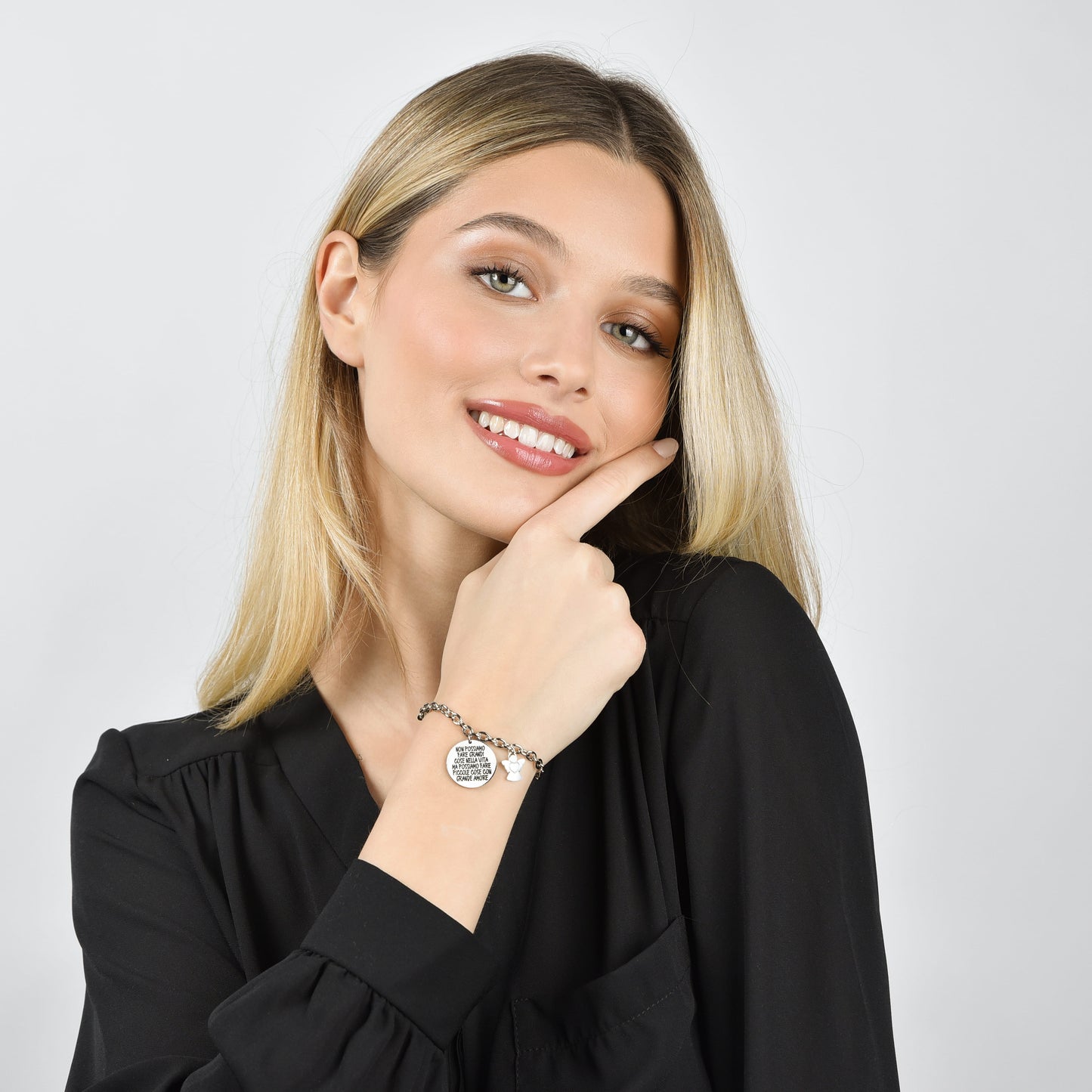 BRACELET FEMME EN ACIER NOUS NE POUVONS PAS FAIRE DE GRANDES CHOSES DANS LA VIE MAIS NOUS POUVONS