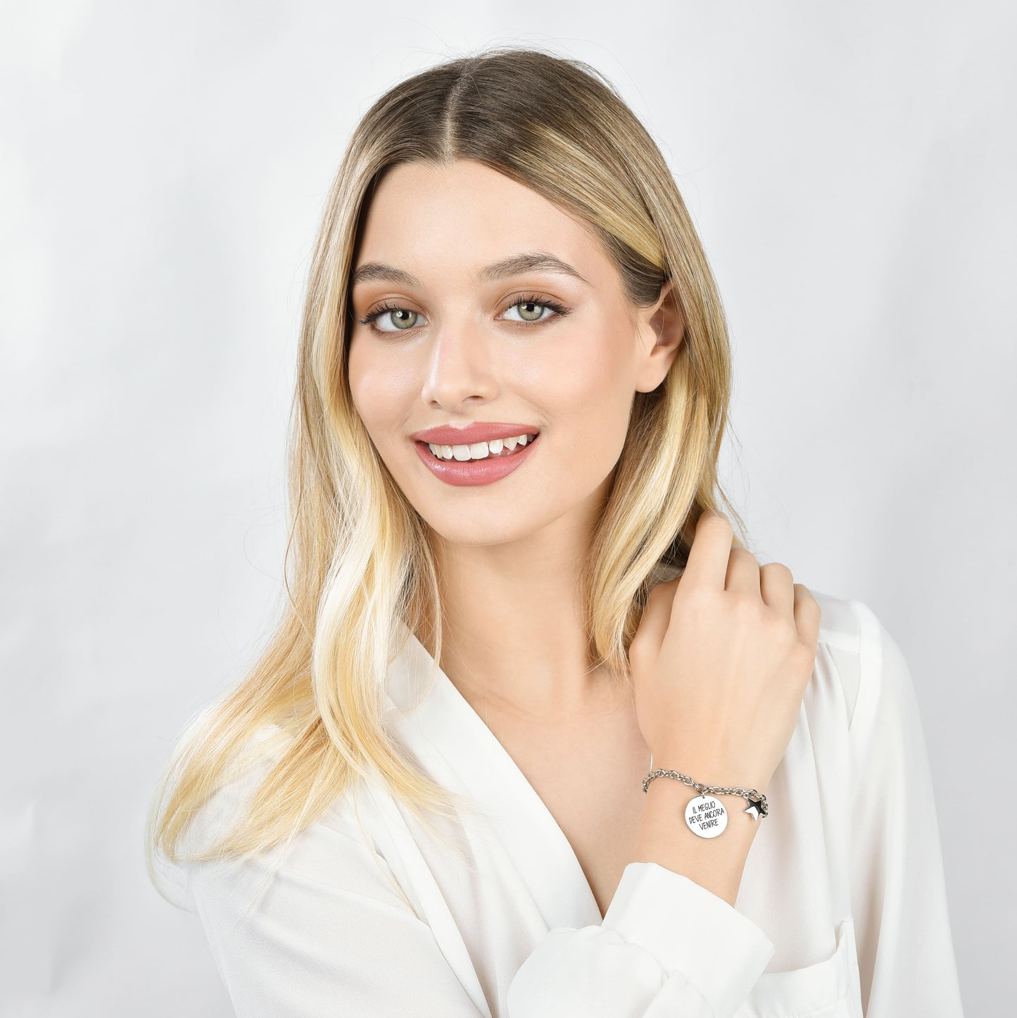 BRACELET FEMME EN ACIER 18 LE MEILLEUR EST À VENIR