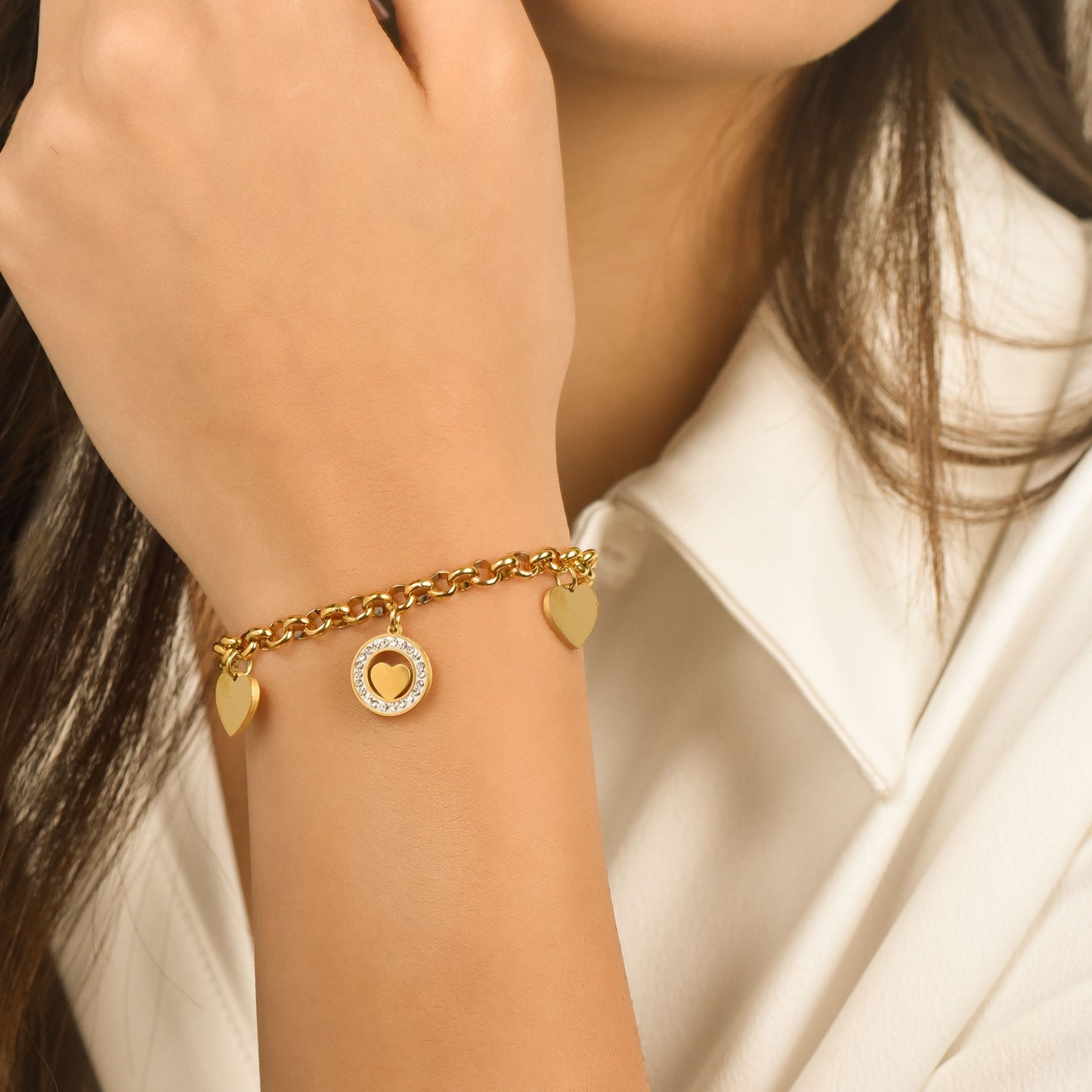 BRACELET EN ACIER POUR FEMMES AVEC CŒURS ET CRISTAUX BLANCS
