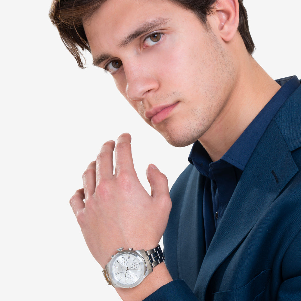 MONTRE EN ACIER POUR HOMMES AVEC CADRAN ET LUNETTE ARGENTÉS