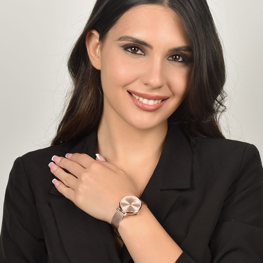MONTRE POUR FEMMES AVEC BOÎTIER EN ACIER ROSE