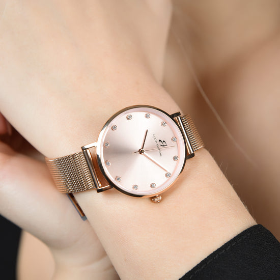 MONTRE POUR FEMMES AVEC BOÎTIER EN ACIER ROSE
