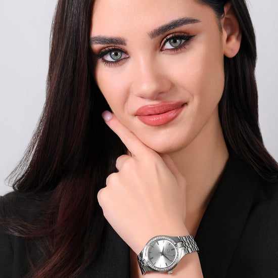 MONTRE FEMME EN ACIER AVEC LUNETTE EN CRISTAL BLANC