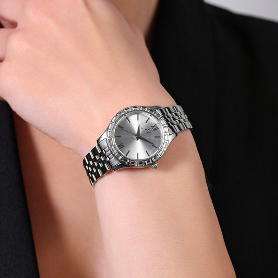 MONTRE FEMME EN ACIER AVEC LUNETTE EN CRISTAL BLANC