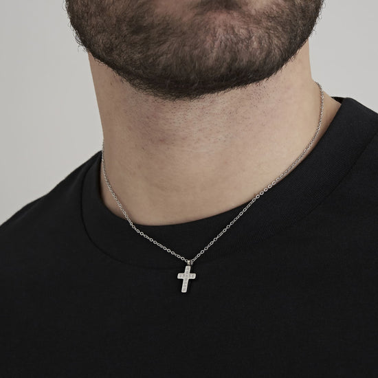 COLLIER EN ACIER POUR HOMMES AVEC CROIX ET CRISTAUX BLANCS