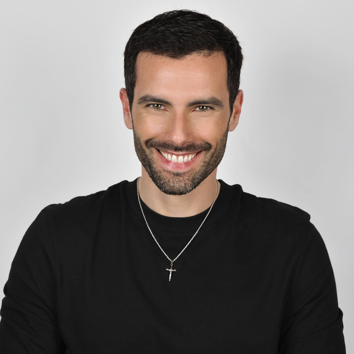 COLLIER HOMME EN ACIER AVEC CRUCIFIX