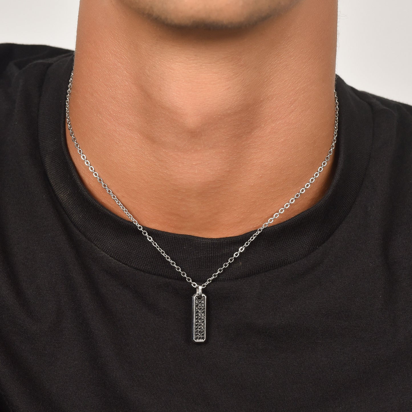 COLLIER HOMME EN ACIER AVEC CRISTAUX NOIRS Luca Barra