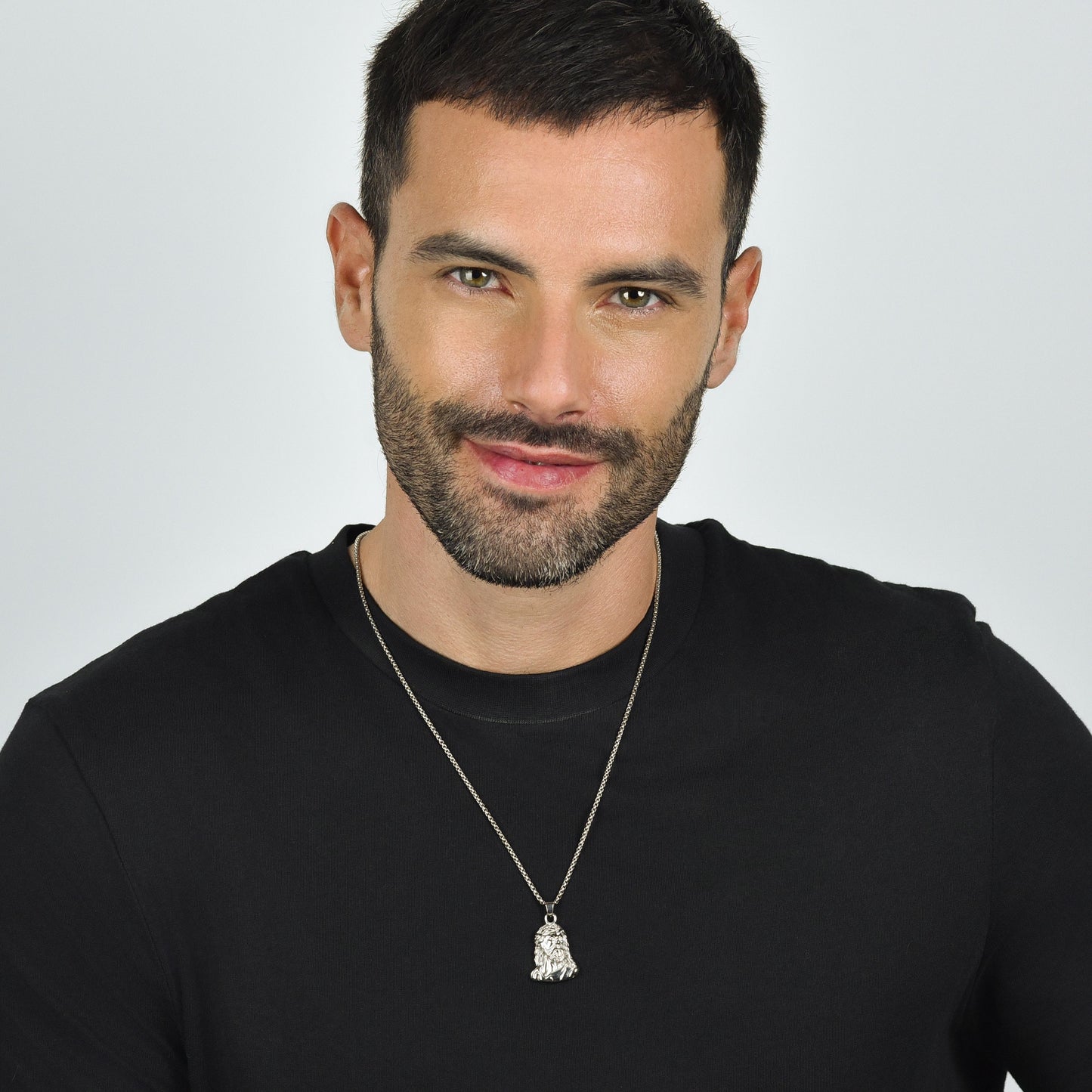 COLLIER VISAGE SAINT EN ACIER POUR HOMME