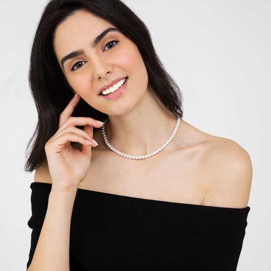 COLLIER DE PERLES BLANCHES