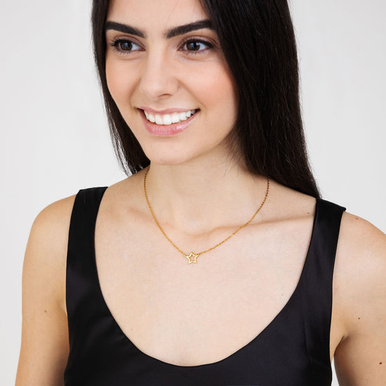 COLLIER EN ACIER INOXYDABLE POUR FEMME AVEC ÉTOILE EN OR