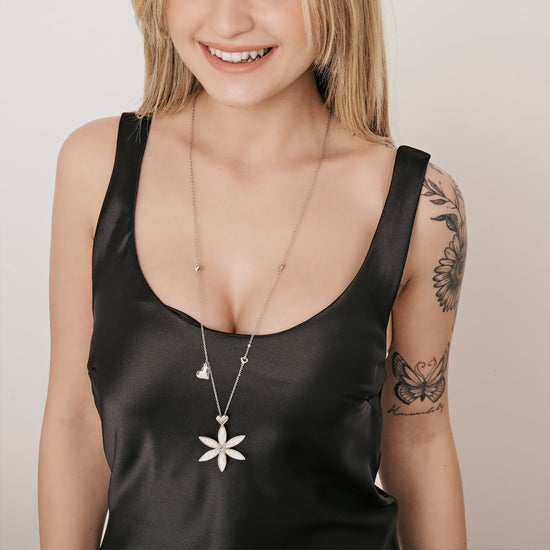 COLLIER LONG EN ACIER POUR FEMMES AVEC FLEUR DE VIE ET COEUR