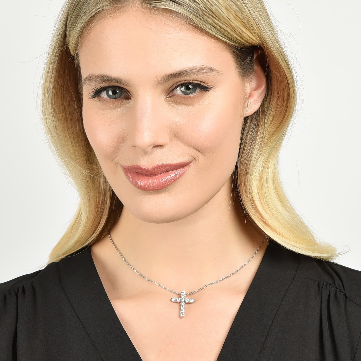 COLLIER CROIX EN ACIER POUR FEMMES AVEC CRISTAUX BLANCS