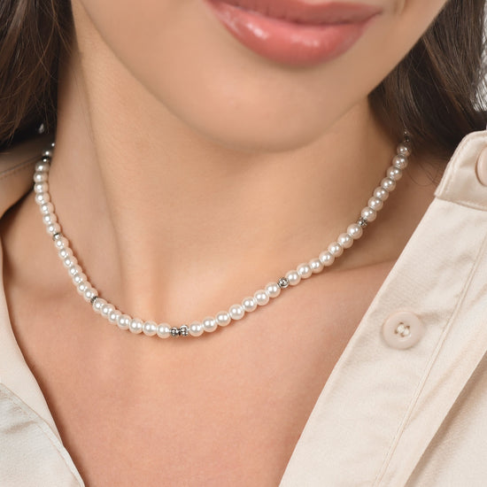 COLLIER EN ACIER POUR FEMMES AVEC PERLES ET ÉLÉMENTS EN ACIER