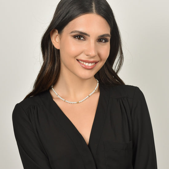 COLLIER POUR FEMMES EN ACIER IP DORÉ AVEC PERLES ET ÉLÉMENTS EN ACIER IP DORÉ