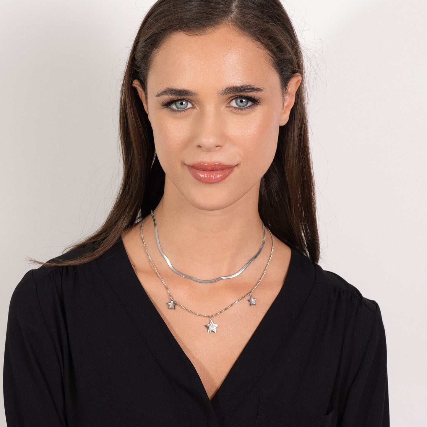 COLLIER ÉTOILE EN ACIER AVEC CRISTAUX BLANCS
