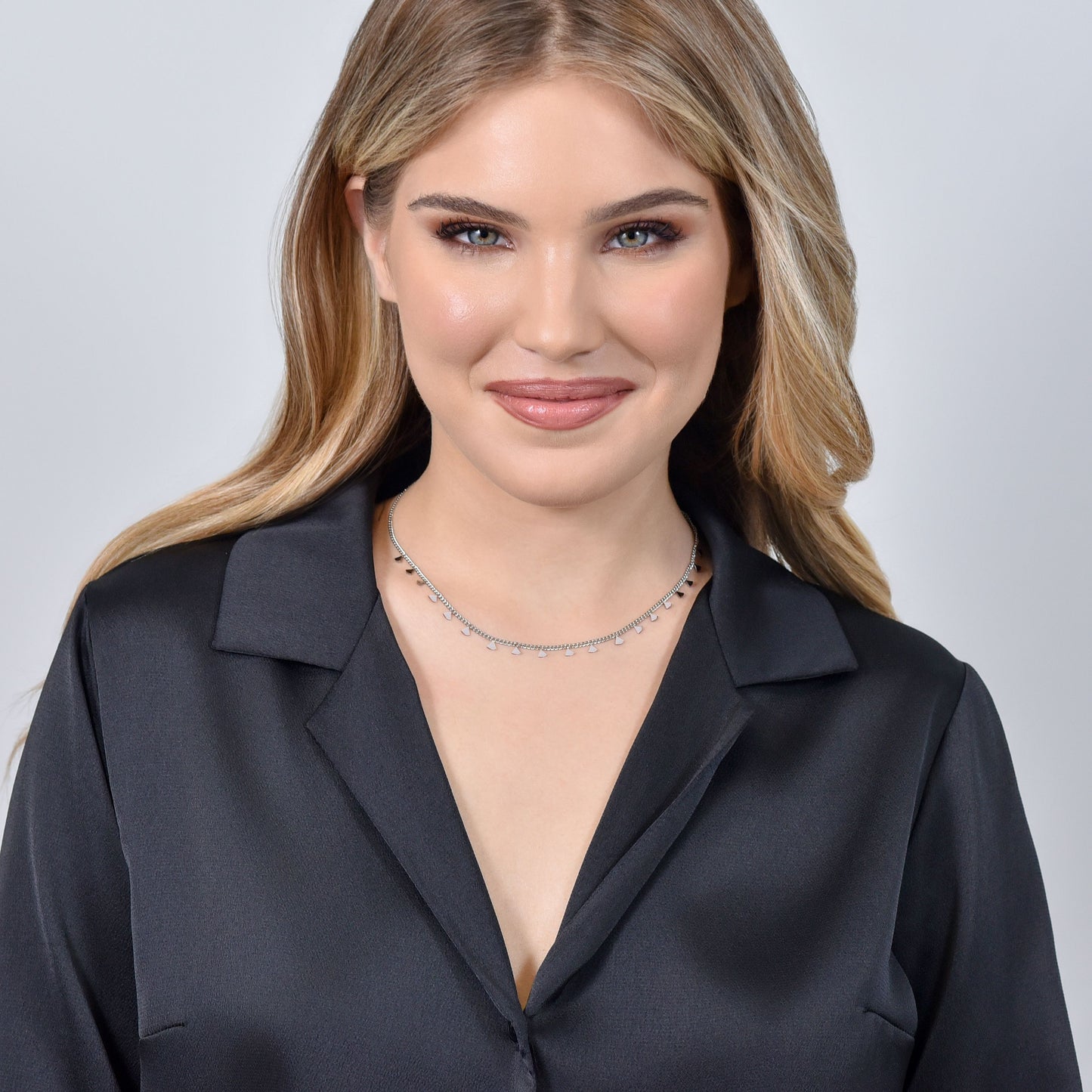 COLLIER FEMME EN ACIER AVEC TRIANGLES