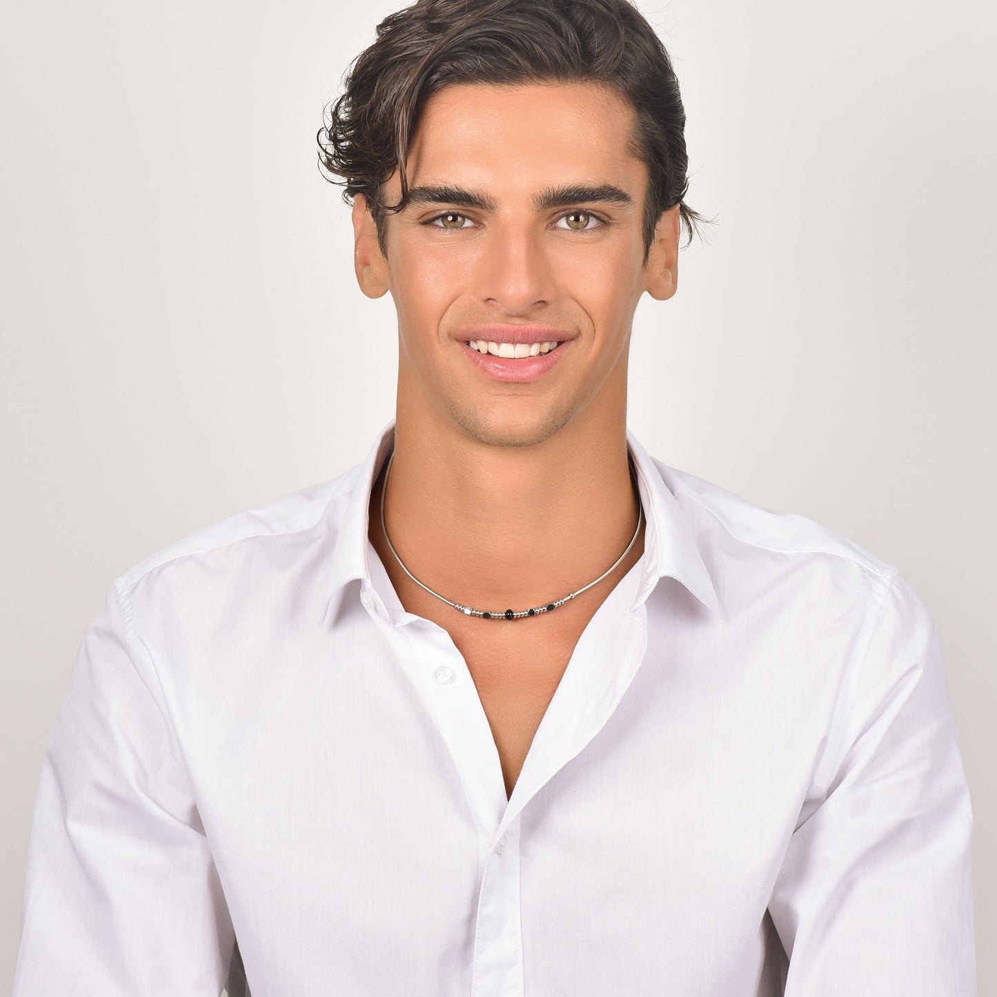 COLLIER HOMME EN ACIER AVEC AGATE NOIRE